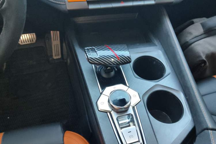 Used Changan UNI-V 2025 1.5T 500Bar Prestige Sporty Version
