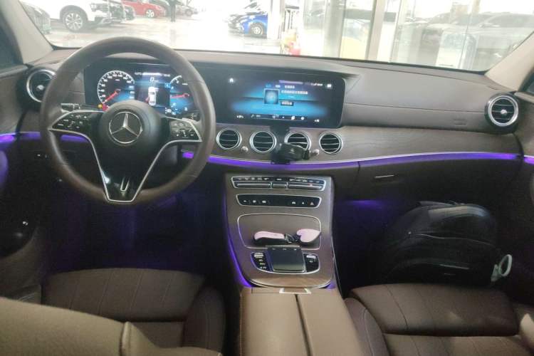 Used Mercedes-Benz E-Class 2022 Second Facelift E 300 L Fashion Edition
