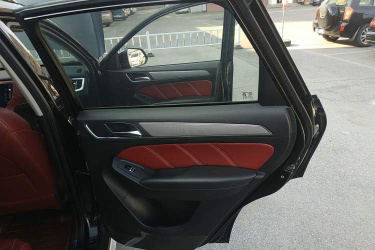 Used Roewe RX5 2016 30T Four-Wheel Drive Automatic Internet Smart Luxury Edition
