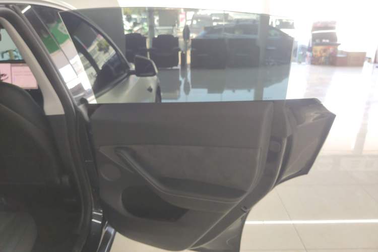 Used Tesla Model Y 2024 Rear-Wheel-Drive Version
