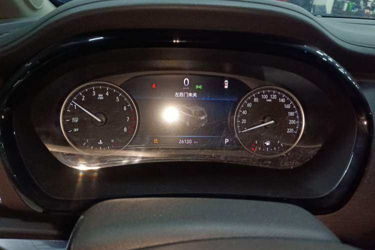 Used Buick GL8 2023 Land Executive Class Comfort Model