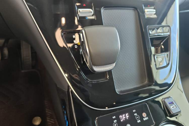 Used Hongqi HQ9 PHEV 2024 2.0T Four-Wheel Drive Business Edition
