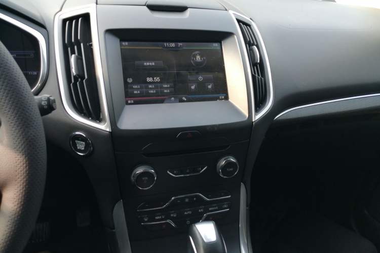 Used Ford Edge 2015 2.0T GTDi Two-Wheel-Drive High-Line Version