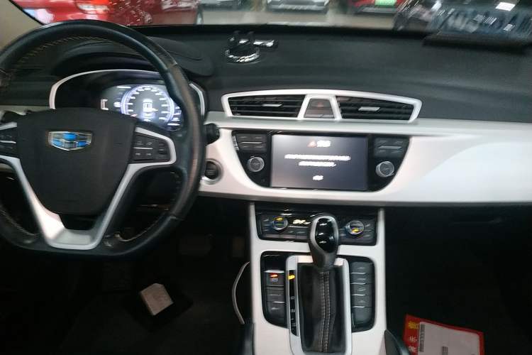 Used Geely Auto Emgrand X7 Sport 2018 1.8TD Automatic Two-Wheel Drive Smart Connect 4G Internet Edition
