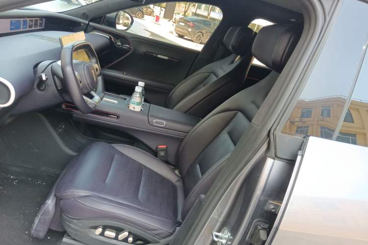 Used  07 2024 Max Extended-Range Edition
