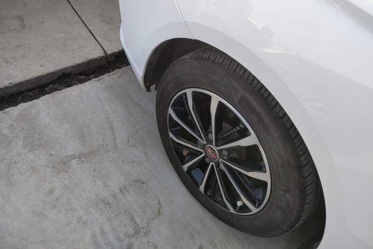 Used Roewe i5 2020 1.5L Automatic 4G Connect Luxury Flagship Edition