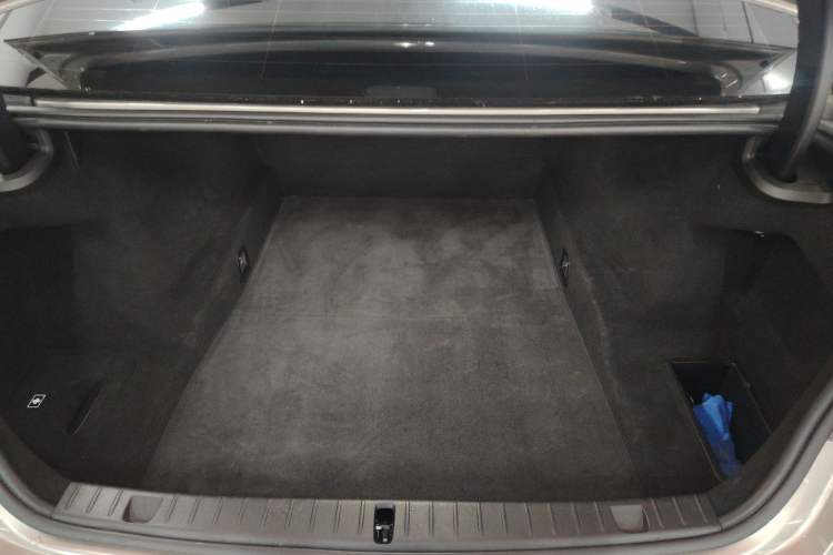 Used BMW 7 Series 2017 730Li Leading Model
