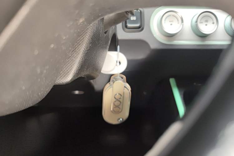 Used Wuling Hongguang MINIEV 2022 Macaron Premium Model – Lithium Iron Phosphate