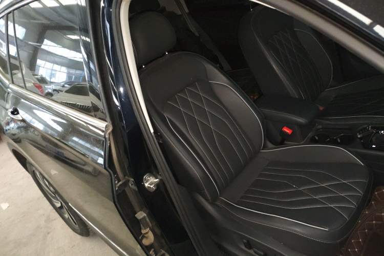 Used Volkswagen Tiguan L 2022 330TSI Automatic Two-Wheel Drive Smart Edition
