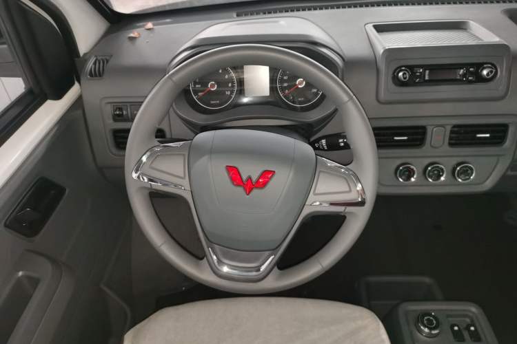 Used Wuling Yangguang 
