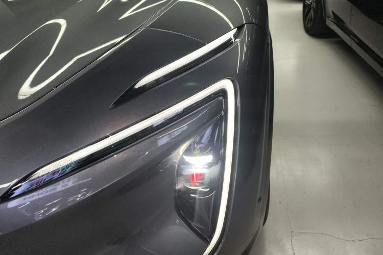 Used  07 2024 Max Extended-Range Edition
