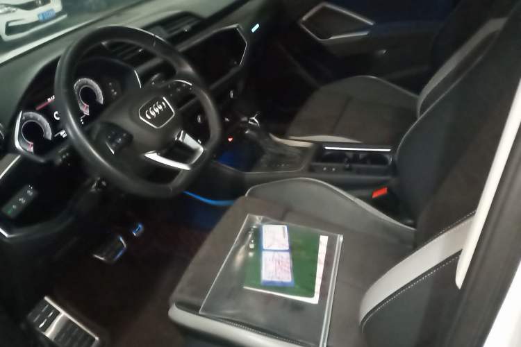 Used Audi Q3 2023 Updated 40 TFSI Fashionable and Dynamic Version
