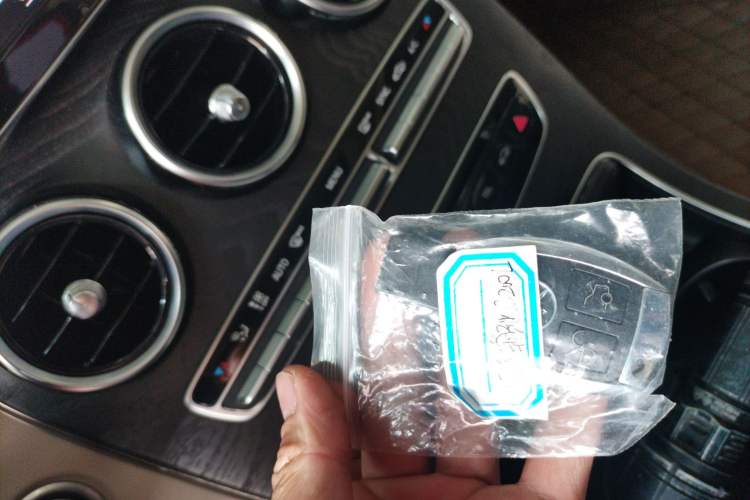 Used Mercedes-Benz C-Class 2015 C 200 L Sport Edition
