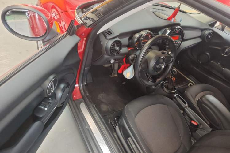 Used  MINI 2014 1.2T ONE
