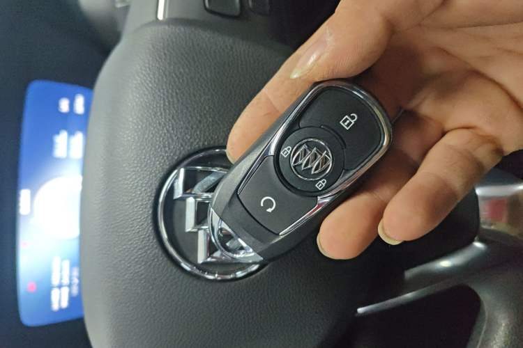 Used Buick Velite 6 2024 450km Range Commuter Version
