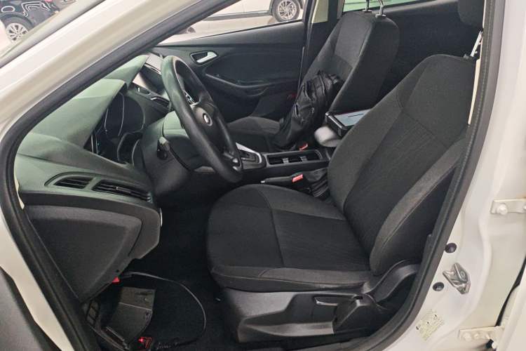 Used Ford Focus 2018 Hatchback Classic 1.6L Automatic Comfort Plus SmartDrive Edition
