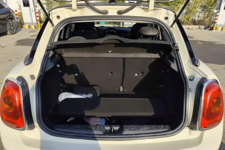 Used  MINI 2016 1.5T COOPER Five-Door Edition
