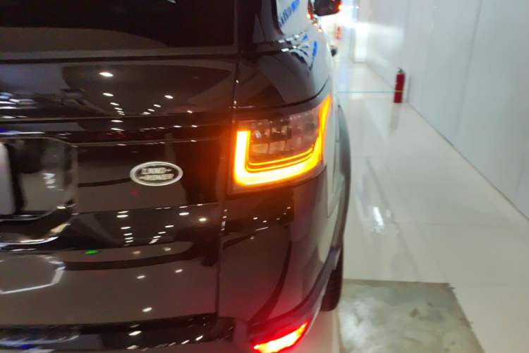 Used Land Rover Range Rover Sport 2021 3.0 L6 YAO Black Edition
