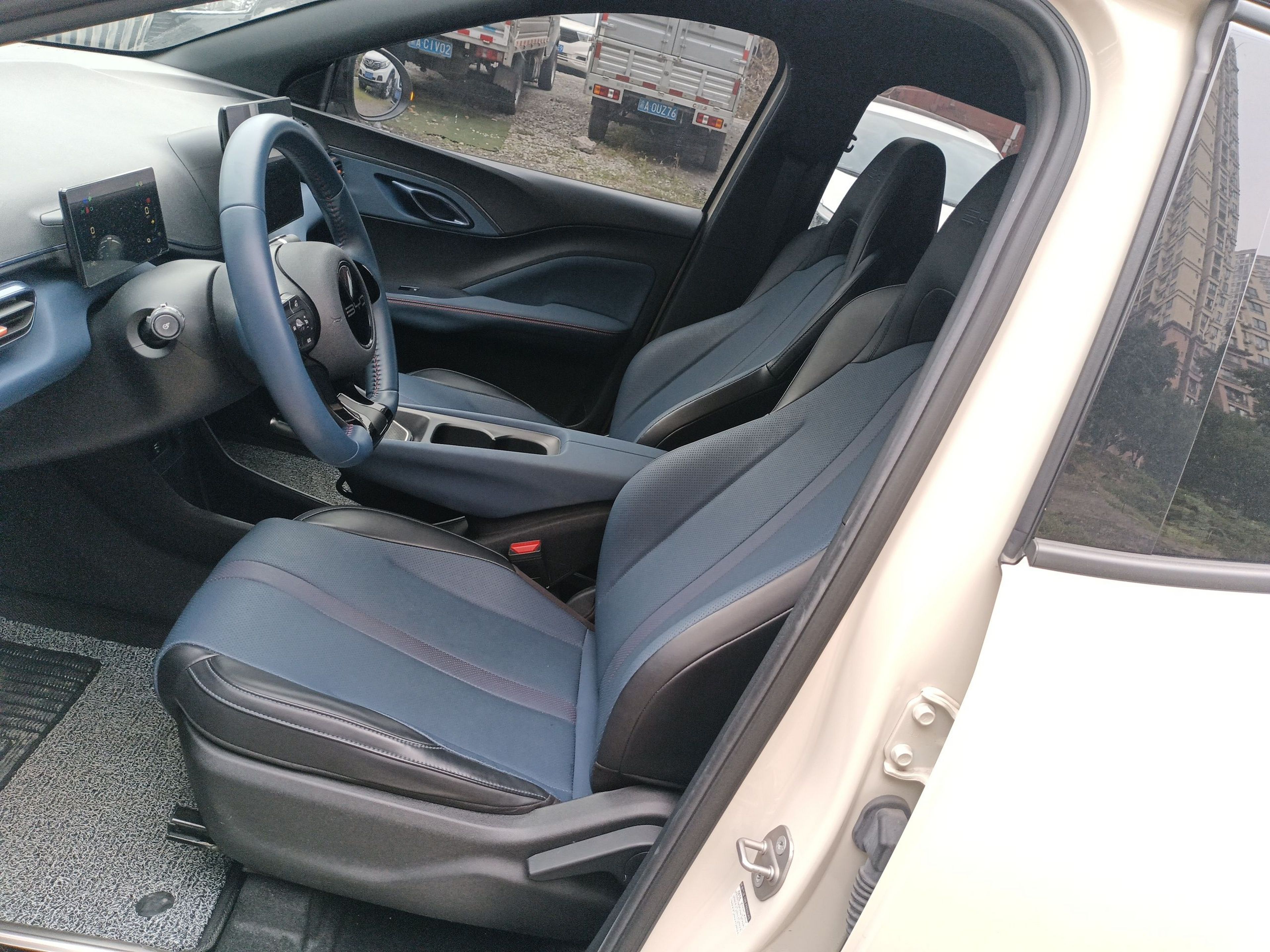 Переднее сиденье в автомобиле