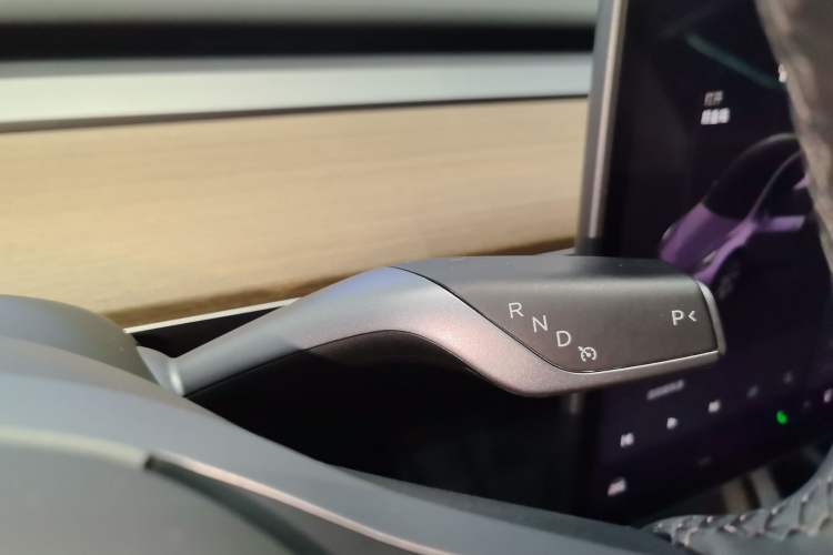 Used Tesla Model Y 2022 Rear-Wheel-Drive Version