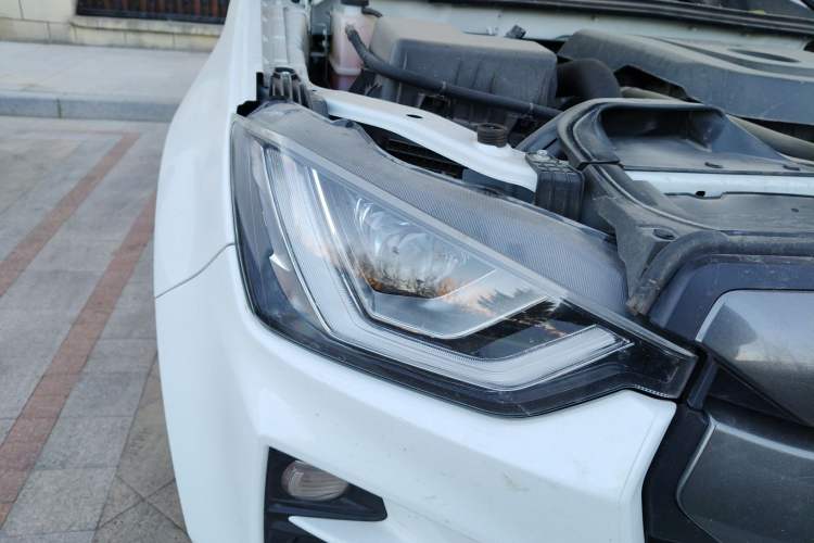 Used Isuzu D-MAX 2023 2.5T Automatic 4x4 Diesel Flagship Long Wheelbase Model