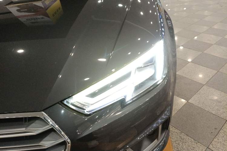 Used Audi A4 (Import) 2020 Avant Avant-garde 40 TFSI Fashionable and Dynamic Model