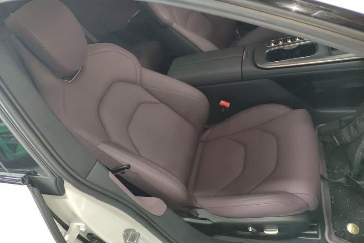 Used  SU7 2024 Four-Wheel Drive Ultra-Long Range Advanced Intelligent Driving Max Edition
