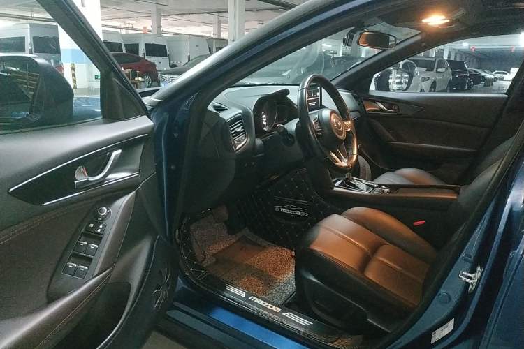 Used Mazda CX-4 2020 2.0L Automatic Two-Wheel Drive Blue Sky Luxury Edition
