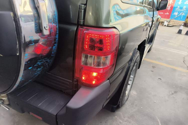 Used Leopaard Q6 2015 2.4L Manual 4x4 Excellence Edition
