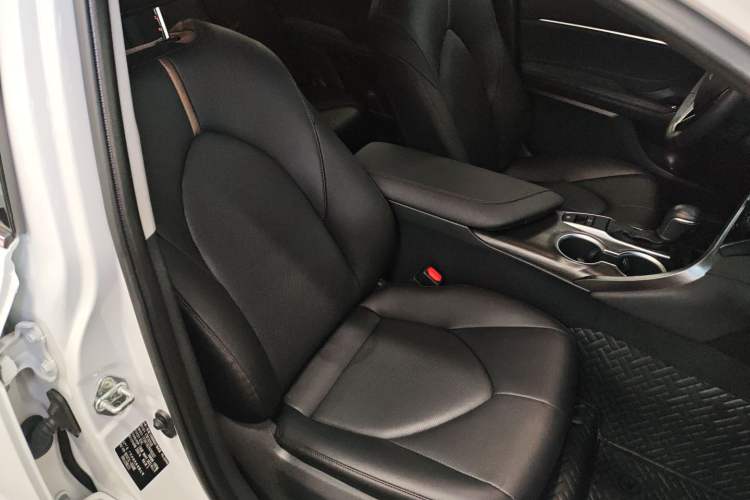 Used Toyota Camry 2023 2.0G Luxury Edition