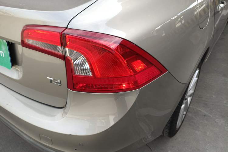 Used Volvo S60 2016 S60L T4 Zhiyuan Edition
