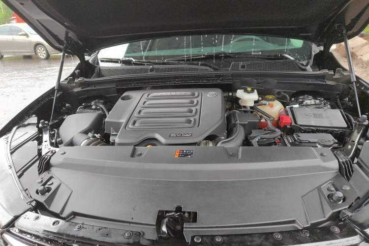 Used Buick Envision 2022 Encore S 552T Two-Wheel-Drive Luxury Model
