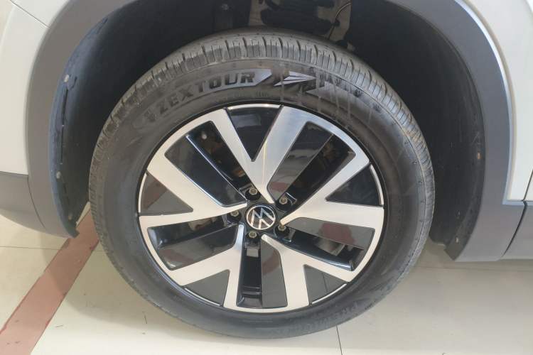 Used Volkswagen Tayron 2023 300TSI Two-Wheel-Drive Luxury Plus Advanced Edition
