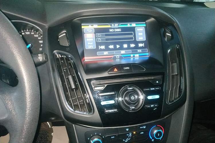 Used Ford Focus 2015 Hatchback 1.6L Automatic Comfort Model
