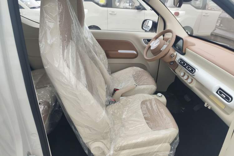 Used Wuling Hongguang MINIEV 2024 3rd Generation 215km Youth Edition
