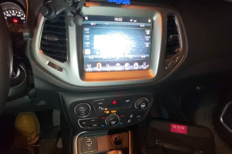 Used  Compass 2017 200T Automatic Family Edition