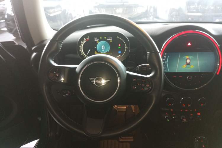 Used  MINI 2022 1.5T COOPER Classic Edition
