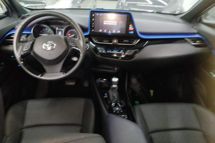 Used Toyota IZOA 2020 2.0L Yichi Version
