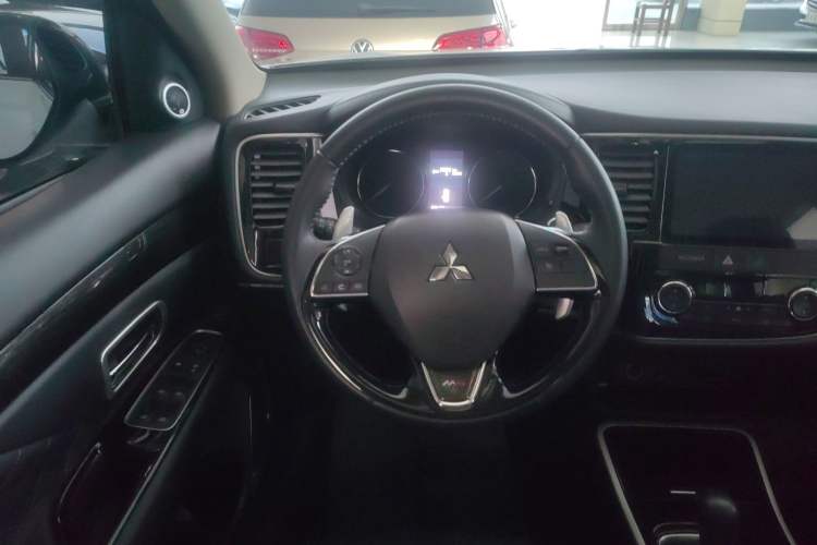 Used Mitsubishi Outlander 2020 2.4L 4x4 Zhi Xiang Edition 5 Seats
