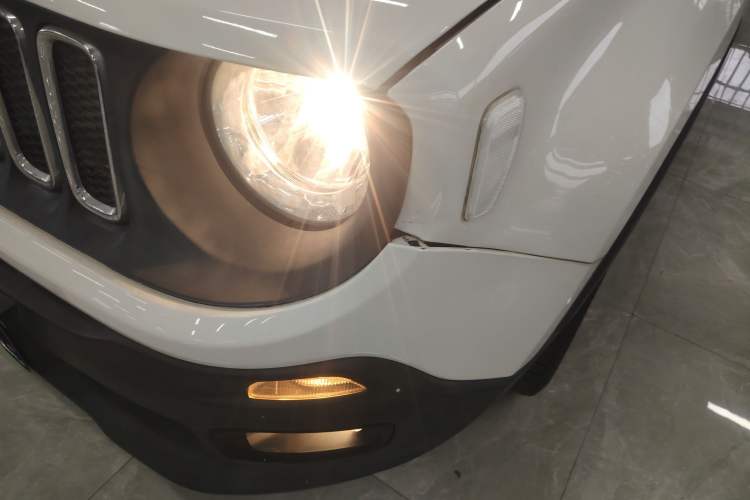 Used  Renegade 2017 180T Automatic Kinetic Edition+
