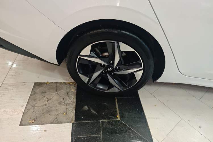 Used Hyundai Elantra 2022 1.5L CVT LUX Prestige Edition