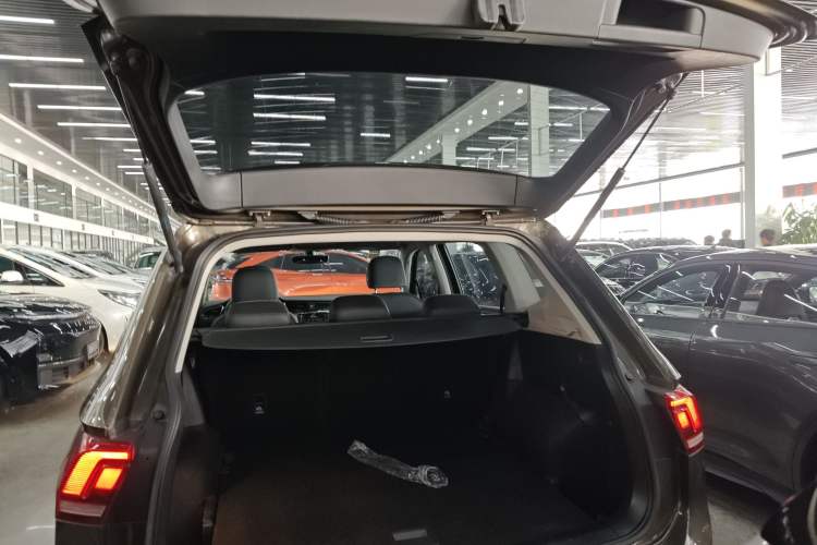 Used Volkswagen Tiguan L 2018 330TSI Automatic Two-Wheel Drive Luxury Edition
