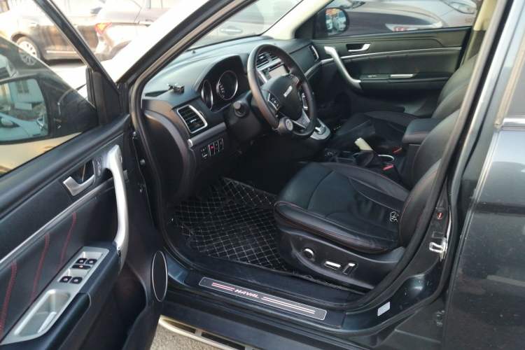 Used Haval H6 2015 Sport Edition 1.5T Automatic Two-Wheel Drive Luxury Model