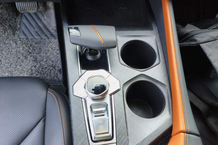 Used Changan UNI-V 2022 1.5T Prestige Version