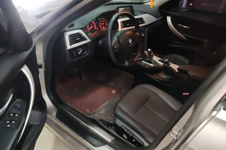 Used BMW 3 Series 2015 320i Luxury Line Stylish Edition
