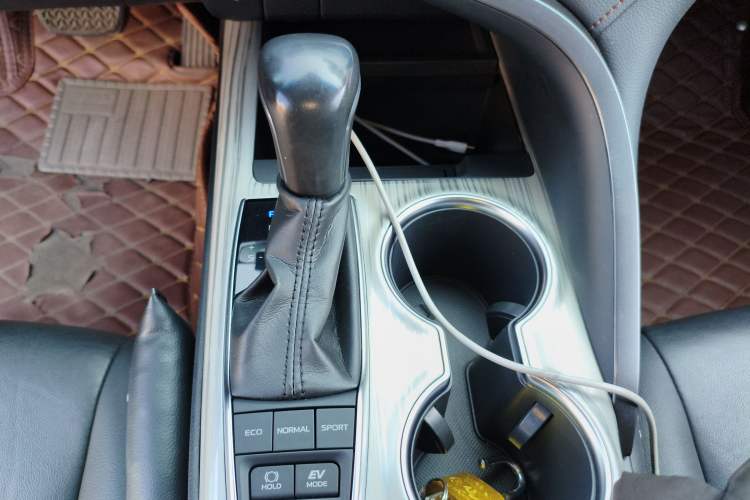 Used Toyota Camry 2018 Dual-Engine 2.5 HG Luxury Edition
