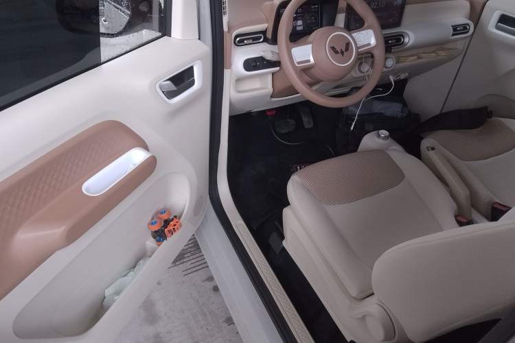 Used Wuling Hongguang MINIEV 2024 3rd Generation 215km Youth Edition
