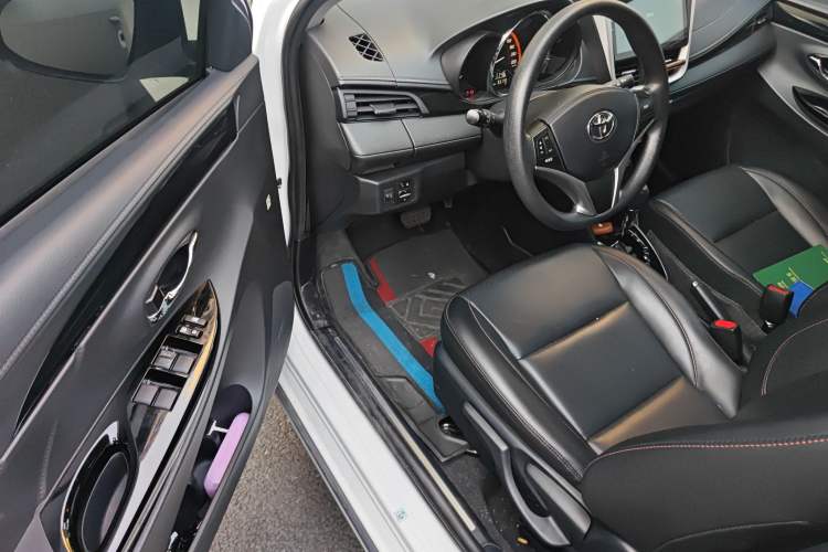 Used Toyota YARiS L 2022 X-Trail 1.5L CVT Luxury PLUS Edition