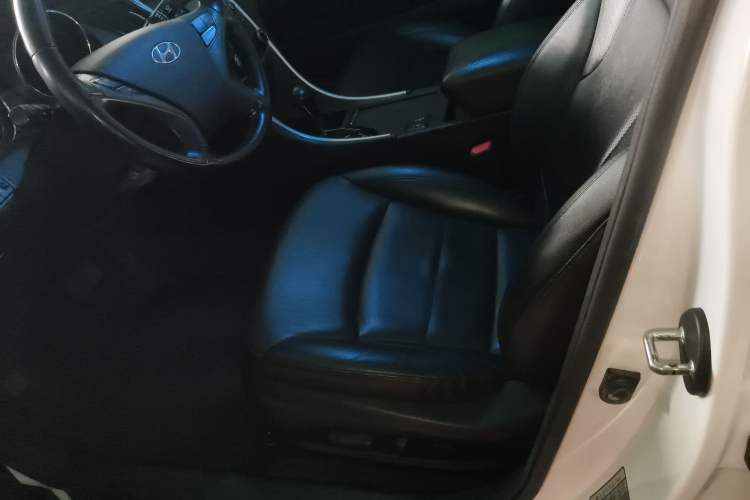 Used Hyundai Sonata 2013 2.4L Automatic Leading Edition China IV Standard
