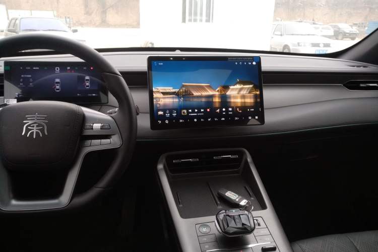 Used BYD Qin PLUS 2025 DM-i Smart Drive 55KM Beyond Model
